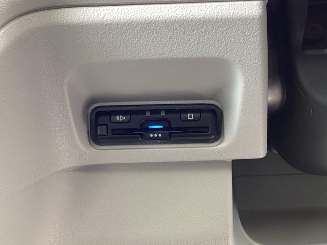 N-BOX ベースグレード 運転席&助手席シートヒーター ECON Sヒーター LEDヘットライト ワンオーナ キーフリーシステム 盗難防止装置 パワーウインドー ナビTV スマートキーシステム サイドエアバック フルセグテレビ(15枚目)
