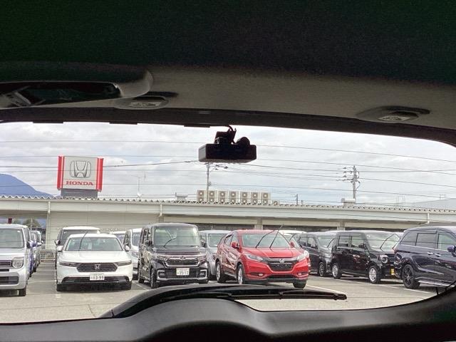 フィット １３Ｇ・Ｌホンダセンシング　ドラレコ　ナビ　Ｒカメラ　ブルートゥース　Ｂカメ　スマキー　ＵＳＢポート　Ｄレコ　イモビ　フルオートエアコン　ＬＥＤヘッドライト　サイドエアバック　キーフリー　Ｗエアバック　整備記録簿　オートクルーズ（14枚目）