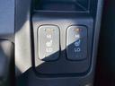 運転席／助手席シートヒーターで寒い日もすぐに温かくなり快適に過ごせます。２段階の温度調整が可能です。
