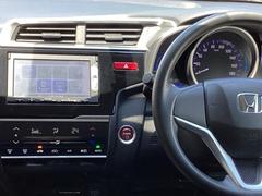 赤い丸いボタンを押して、エンジンスタートが可能なプッシュエンジンスタートシステムです！一度味わったらこの装備が必需品になってしまいます。 3