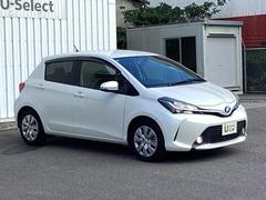 ハロゲンヘッドライトは暖かみのある色で優しく、明るく照射します。 7