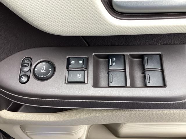 Ｎ－ＢＯＸ Ｇ・Ｌホンダセンシング　純正ＣＤＬＥＤライト　前後ブレーキサポート　Ｗエアバック　パーキングセンサー　スマートキー　盗難防止システム　横滑り防止機能　オートエアコン　ＥＴＣ　オートクルーズ　ＵＳＢ　運転席エアバック　パワステ（41枚目）