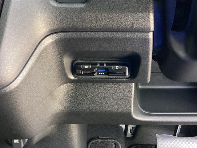 Ｎ－ＢＯＸカスタム ベースグレード　純正メモリーナビＬＥＤライト　追突被害軽減ブレーキ　禁煙　オートクルーズ　シートヒータ　ＵＳＢ　ＥＴＣ車載器　セキュリティアラーム　ＡＡＣ　スマートキ－　パワステ　フリーキー　フルセグテレビ　ＥＳＣ（14枚目）