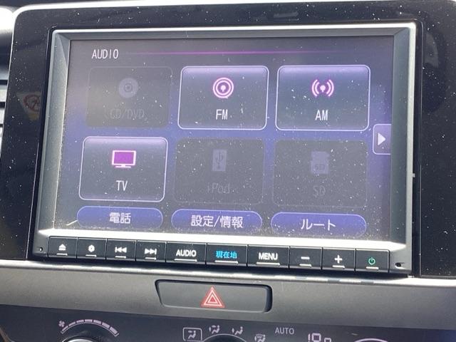 フィット ホーム　純正メモリーナビリヤカメラ　前後誤発進抑制　Ｒカメラ　イモビ　ＬＥＤヘッドライト　ドラレコ　スマートキー　オートエアコン　ＵＳＢ　クルコン　前後障害物センサー　フルセグ　アイドリングストップ　パワステ（11枚目）