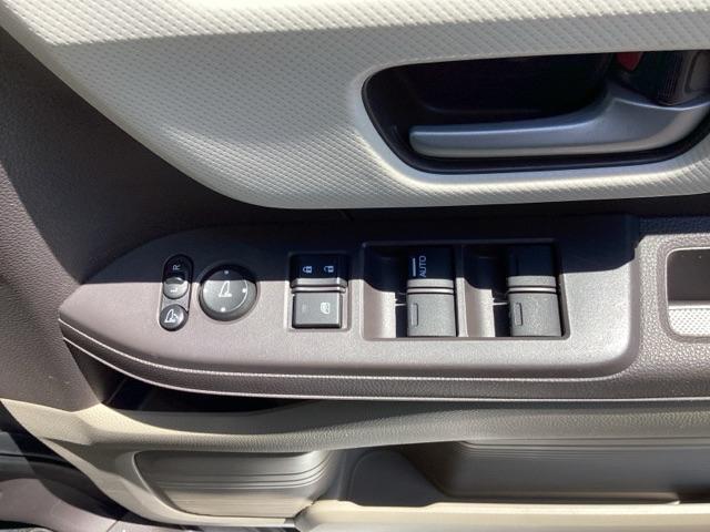 Ｎ－ＢＯＸ Ｇ・スロープＬホンダセンシング　車いす専用装備　クルコン　ＬＥＤライト　記録簿　ＵＳＢ接続　福祉車両　Ｂカメラ　アイドリングストップ　エアコン　ナビＴＶ　エアバッグ　スマートキープッシュスタート　ＤＶＤ　ＥＴＣ車載器　ＡＢＳ（29枚目）