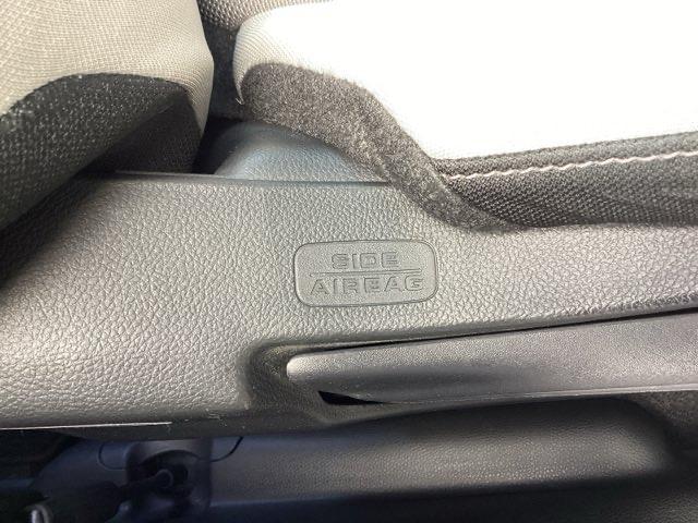 フィット ｅ：ＨＥＶクロスター　ＨｏｎｄａＣＯＮＮＥＣＴｆｏｒＧａｔｈｅｒｓ＋ナビ装着用スペシャルパッケージ　フルオートエアコン　整備記録簿　前後センサー　ＬＥＤランプ　エアバッグ　サイドエアバック　地デジ　ＶＳＡ　ＥＴＣ　パワステ（39枚目）