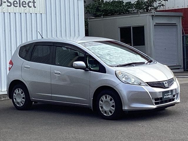 フィット Ｇスマートセレクション　ＦパッケージＨｏｎｄａスマートキーシステム　エアバック　Ｗエアーバック　記録簿　イモビライザー　パワーウィンドウ　ＡＢＳ　パワステ　ＥＴＣ　エアコン　キーレス　スマートキープッシュスタート（7枚目）