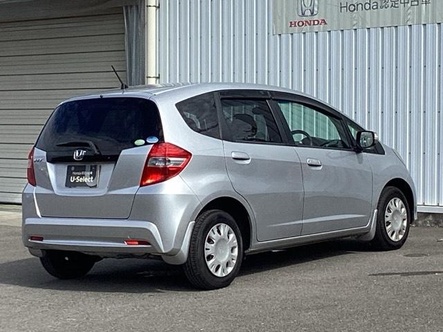 フィット Ｇスマートセレクション　ＦパッケージＨｏｎｄａスマートキーシステム　エアバック　Ｗエアーバック　記録簿　イモビライザー　パワーウィンドウ　ＡＢＳ　パワステ　ＥＴＣ　エアコン　キーレス　スマートキープッシュスタート（8枚目）