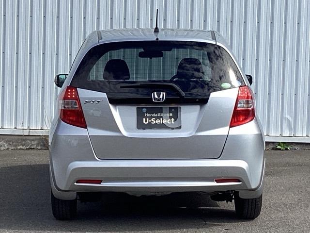 フィット Ｇスマートセレクション　ＦパッケージＨｏｎｄａスマートキーシステム　エアバック　Ｗエアーバック　記録簿　イモビライザー　パワーウィンドウ　ＡＢＳ　パワステ　ＥＴＣ　エアコン　キーレス　スマートキープッシュスタート（9枚目）