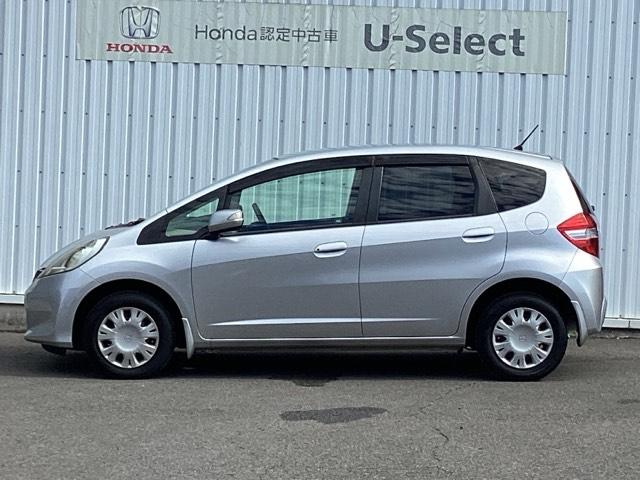 フィット Ｇスマートセレクション　ＦパッケージＨｏｎｄａスマートキーシステム　エアバック　Ｗエアーバック　記録簿　イモビライザー　パワーウィンドウ　ＡＢＳ　パワステ　ＥＴＣ　エアコン　キーレス　スマートキープッシュスタート（10枚目）