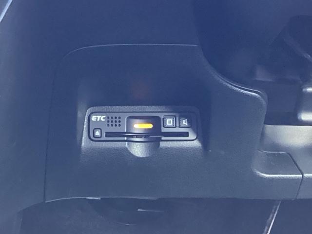 フィット Ｇスマートセレクション　ＦパッケージＨｏｎｄａスマートキーシステム　エアバック　Ｗエアーバック　記録簿　イモビライザー　パワーウィンドウ　ＡＢＳ　パワステ　ＥＴＣ　エアコン　キーレス　スマートキープッシュスタート（11枚目）