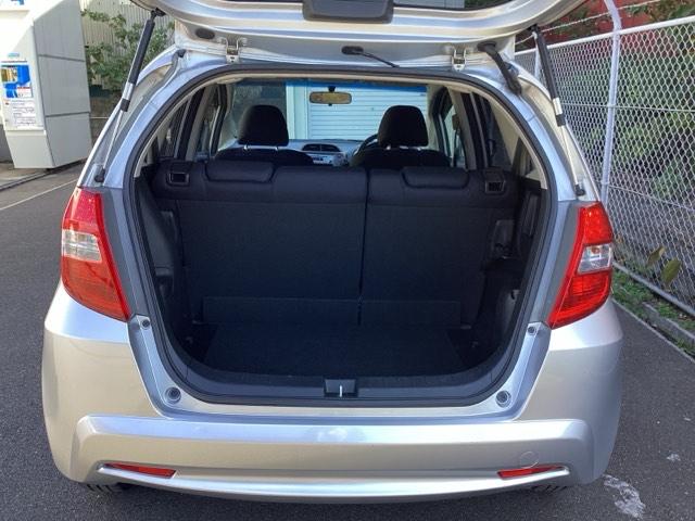 フィット Ｇスマートセレクション　ＦパッケージＨｏｎｄａスマートキーシステム　エアバック　Ｗエアーバック　記録簿　イモビライザー　パワーウィンドウ　ＡＢＳ　パワステ　ＥＴＣ　エアコン　キーレス　スマートキープッシュスタート（19枚目）