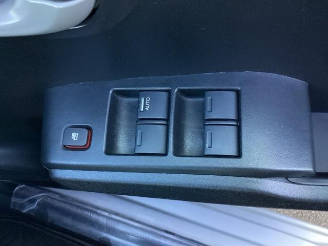 フィット Ｇスマートセレクション　ＦパッケージＨｏｎｄａスマートキーシステム　エアバック　Ｗエアーバック　記録簿　イモビライザー　パワーウィンドウ　ＡＢＳ　パワステ　ＥＴＣ　エアコン　キーレス　スマートキープッシュスタート（29枚目）