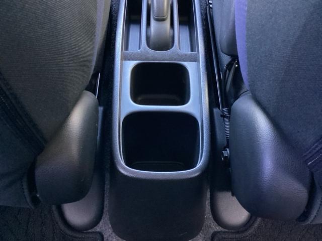 フィット Ｇスマートセレクション　ＦパッケージＨｏｎｄａスマートキーシステム　エアバック　Ｗエアーバック　記録簿　イモビライザー　パワーウィンドウ　ＡＢＳ　パワステ　ＥＴＣ　エアコン　キーレス　スマートキープッシュスタート（30枚目）