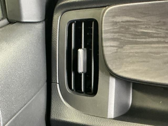 N-ONE プレミアムツアラー Pセンサー ターボエンジン カーテンエアバック 記録簿 LEDランプ USB接続 ドライブレコーダー クルコン 前席シートヒーター イモビ Wエアバッグ フルオートエアコン(56枚目)