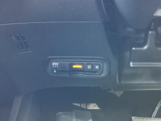 ヴェゼル ハイブリッドＺ・ホンダセンシング　ＥＴＣ／純正ナビ／バックモニター／ホンダセンシング　ＤＶＤ再生機能　整備記録簿　横滑り防止システム　バックアイカメラ　盗難防止装置　フルセ　シートヒーター付　スマ－トキ－　ＥＣＯモード　パワーウィンド（15枚目）