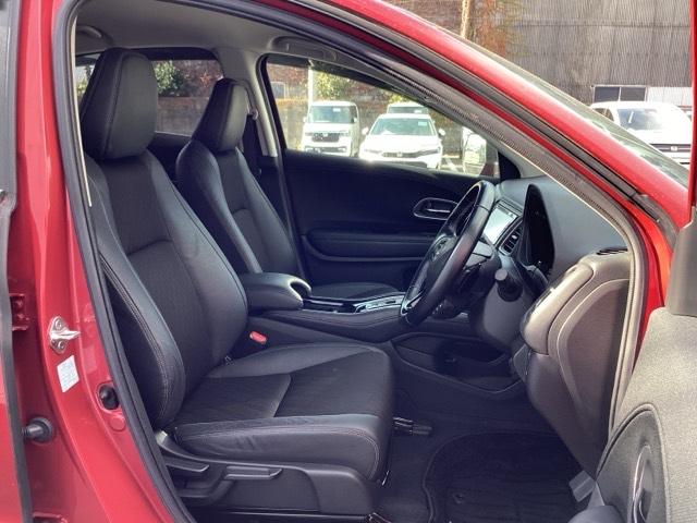 ヴェゼル ハイブリッドＺ・ホンダセンシング　ＥＴＣ／純正ナビ／バックモニター／ホンダセンシング　ＤＶＤ再生機能　整備記録簿　横滑り防止システム　バックアイカメラ　盗難防止装置　フルセ　シートヒーター付　スマ－トキ－　ＥＣＯモード　パワーウィンド（17枚目）