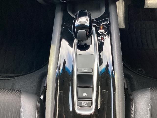 ヴェゼル ハイブリッドＺ・ホンダセンシング　ＥＴＣ／純正ナビ／バックモニター／ホンダセンシング　ＤＶＤ再生機能　整備記録簿　横滑り防止システム　バックアイカメラ　盗難防止装置　フルセ　シートヒーター付　スマ－トキ－　ＥＣＯモード　パワーウィンド（24枚目）