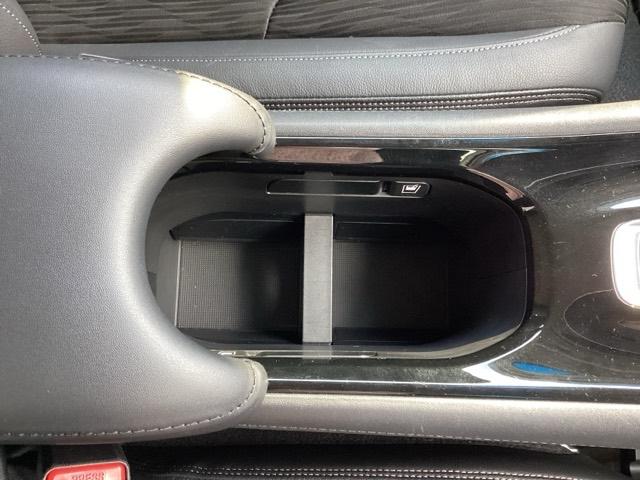 ヴェゼル ハイブリッドＺ・ホンダセンシング　ＥＴＣ／純正ナビ／バックモニター／ホンダセンシング　ＤＶＤ再生機能　整備記録簿　横滑り防止システム　バックアイカメラ　盗難防止装置　フルセ　シートヒーター付　スマ－トキ－　ＥＣＯモード　パワーウィンド（25枚目）