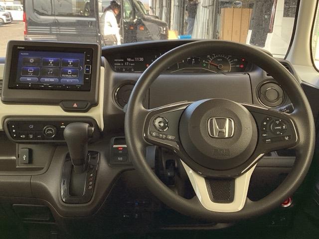 N-BOX G HondaSENSING 前後ソナー エアバック ナビTV 横滑防止装置 フルセグTV リアカメラ DVD LEDヘッドライト スマートキー ベンチシ-ト オートエアコン 整備記録簿 パワーウィンドウ(3枚目)