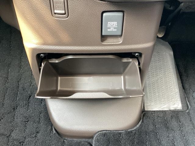 N-BOX G HondaSENSING 前後ソナー エアバック ナビTV 横滑防止装置 フルセグTV リアカメラ DVD LEDヘッドライト スマートキー ベンチシ-ト オートエアコン 整備記録簿 パワーウィンドウ(24枚目)