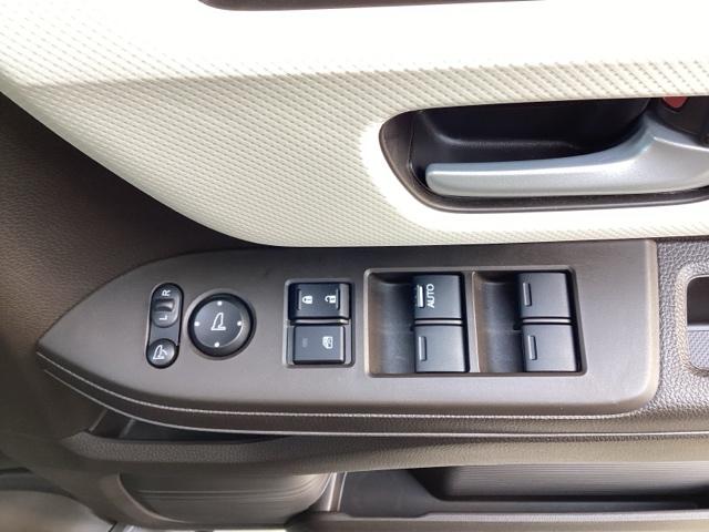 N-BOX G HondaSENSING 前後ソナー エアバック ナビTV 横滑防止装置 フルセグTV リアカメラ DVD LEDヘッドライト スマートキー ベンチシ-ト オートエアコン 整備記録簿 パワーウィンドウ(32枚目)