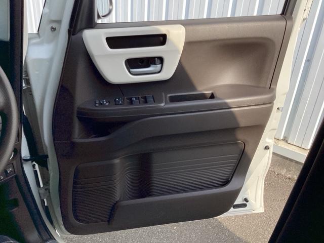 N-BOX G HondaSENSING 前後ソナー エアバック ナビTV 横滑防止装置 フルセグTV リアカメラ DVD LEDヘッドライト スマートキー ベンチシ-ト オートエアコン 整備記録簿 パワーウィンドウ(33枚目)
