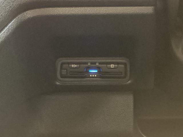 N-BOXカスタム ベースグレード 運転席&助手席シートヒーターオートリトラミラー USB接続 Dレコ 1オーナー ベンチシート オートエアコン スマートキ 盗難防止装置 クルコン ETC バックカメラ フルセグTV パワーステアリング(15枚目)