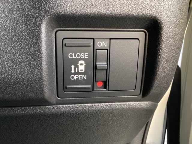 N-BOXカスタム ベースグレード 運転席&助手席シートヒーターオートリトラミラー USB接続 Dレコ 1オーナー ベンチシート オートエアコン スマートキ 盗難防止装置 クルコン ETC バックカメラ フルセグTV パワーステアリング(31枚目)