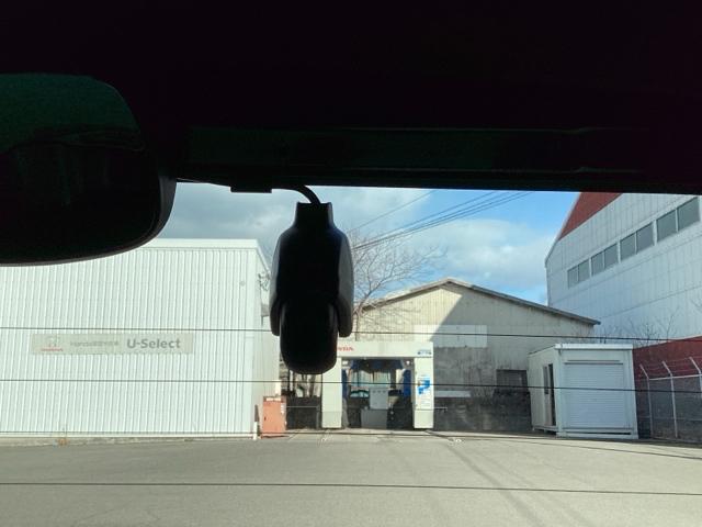 Ｎ－ＢＯＸカスタム Ｇ・Ｌターボホンダセンシング　プラズマクラスター技術搭載フルオート・エアコンディショナー　運転席＆助手席シートヒーター　両側ＰＷスライドドア　Ｂモニタ　Ｉストップ　セキュリティー　点検記録簿　ＵＳＢ接続　クルーズコントロール　ＰＷ（14枚目）