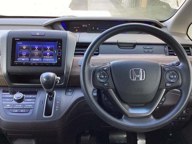 ��ɂȂ��ފ��o�̃X�e�A�����O�ł��B�����S�n�A�f�U�C�����A���쐫�ɂ���������A�C�e���ł�