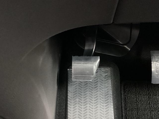 �p�[�L���O�u���[�L�̓t�b�g���Ȃ̂ŉ^�]�ȂƏ���Ȃ̊Ԃ͂�������A�ړ����y�X�ł��B�����Ǝ肪�͂��ʒu�ɂ`�s�Z���N�g���o�[��G�A�R���X�C�b�`�Ȃǂ����葀�쐫�ɗD��Ă��܂�