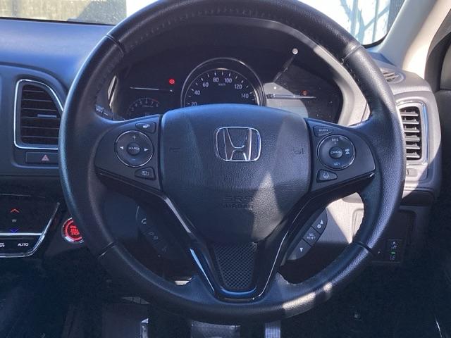 ヴェゼル Ｘ・ホンダセンシング　ＥＴＣ／純正ナビ／バックモニター／ホンダセンシング　Ｒカメラ　Ｗエアバッグ　アクティブクルーズコントロール　オートエアコン　ＬＥＤランプ　衝突軽減ブレ－キ　パワステ　整備記録簿　Ｄレコ　横滑り防止機能（15枚目）