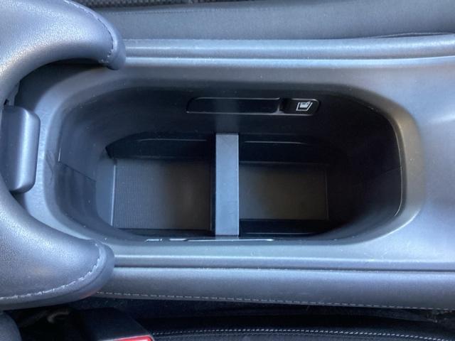 ヴェゼル Ｘ・ホンダセンシング　ＥＴＣ／純正ナビ／バックモニター／ホンダセンシング　Ｒカメラ　Ｗエアバッグ　アクティブクルーズコントロール　オートエアコン　ＬＥＤランプ　衝突軽減ブレ－キ　パワステ　整備記録簿　Ｄレコ　横滑り防止機能（25枚目）