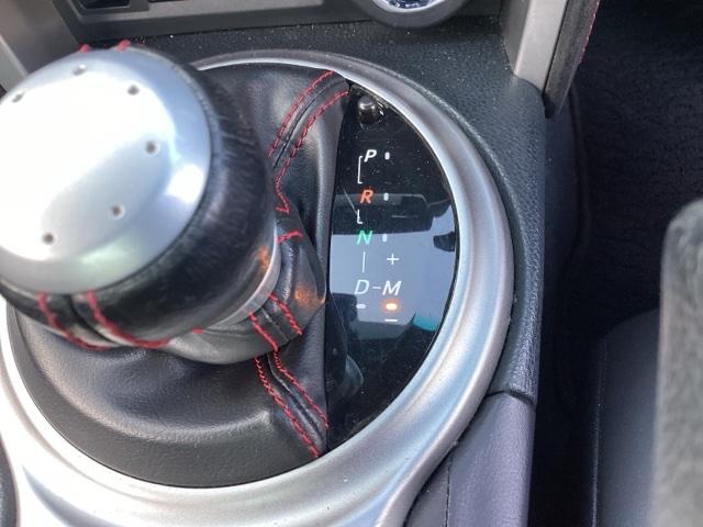 ８６ ＧＴ　メモリーナビ／ＭＴモード付　キーフリ　盗難防止　地デジ　スマートキ－　ＶＳＡ　オートエアコン　サイドＳＲＳ　助手席エアバッグ　ＬＥＤヘッドライト　パワーウィンドウ　運転席エアバッグ　ＡＢＳ　ナビ・ＴＶ（13枚目）