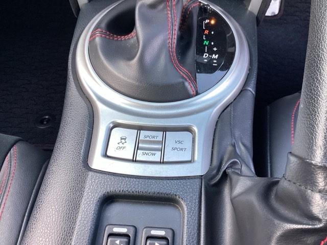 ８６ ＧＴ　メモリーナビ／ＭＴモード付　キーフリ　盗難防止　地デジ　スマートキ－　ＶＳＡ　オートエアコン　サイドＳＲＳ　助手席エアバッグ　ＬＥＤヘッドライト　パワーウィンドウ　運転席エアバッグ　ＡＢＳ　ナビ・ＴＶ（15枚目）