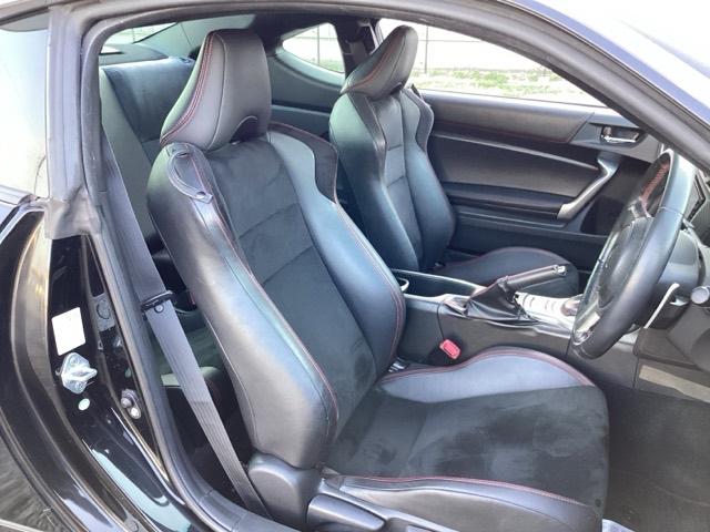 ８６ ＧＴ　メモリーナビ／ＭＴモード付　キーフリ　盗難防止　地デジ　スマートキ－　ＶＳＡ　オートエアコン　サイドＳＲＳ　助手席エアバッグ　ＬＥＤヘッドライト　パワーウィンドウ　運転席エアバッグ　ＡＢＳ　ナビ・ＴＶ（18枚目）