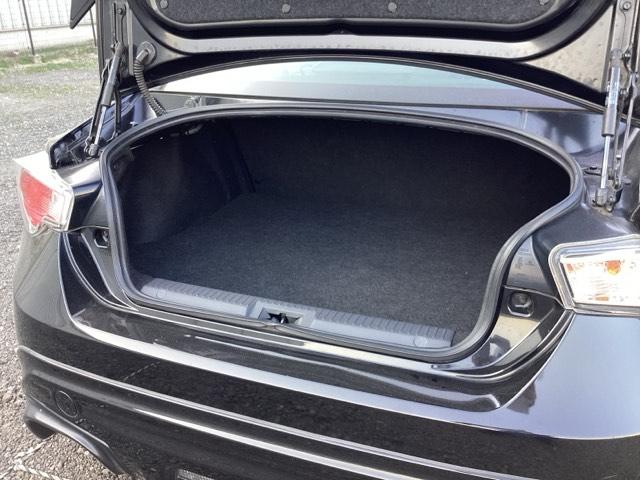 ８６ ＧＴ　メモリーナビ／ＭＴモード付　キーフリ　盗難防止　地デジ　スマートキ－　ＶＳＡ　オートエアコン　サイドＳＲＳ　助手席エアバッグ　ＬＥＤヘッドライト　パワーウィンドウ　運転席エアバッグ　ＡＢＳ　ナビ・ＴＶ（20枚目）