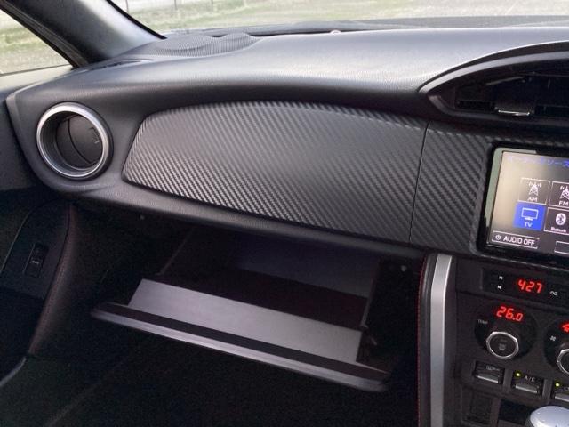 ８６ ＧＴ　メモリーナビ／ＭＴモード付　キーフリ　盗難防止　地デジ　スマートキ－　ＶＳＡ　オートエアコン　サイドＳＲＳ　助手席エアバッグ　ＬＥＤヘッドライト　パワーウィンドウ　運転席エアバッグ　ＡＢＳ　ナビ・ＴＶ（28枚目）