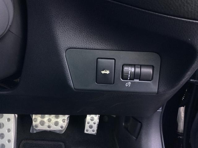 ８６ ＧＴ　メモリーナビ／ＭＴモード付　キーフリ　盗難防止　地デジ　スマートキ－　ＶＳＡ　オートエアコン　サイドＳＲＳ　助手席エアバッグ　ＬＥＤヘッドライト　パワーウィンドウ　運転席エアバッグ　ＡＢＳ　ナビ・ＴＶ（31枚目）