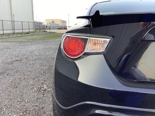 ８６ ＧＴ　メモリーナビ／ＭＴモード付　キーフリ　盗難防止　地デジ　スマートキ－　ＶＳＡ　オートエアコン　サイドＳＲＳ　助手席エアバッグ　ＬＥＤヘッドライト　パワーウィンドウ　運転席エアバッグ　ＡＢＳ　ナビ・ＴＶ（34枚目）