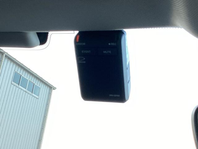 �h���C�u���R�[�_�[�̉摜�ł��I�܂����I�̎��̂��߂Ƀh���C�u���R�[�_�[�������Ă��܂��B�Փ˂����m����ƈ�莞�ԉ摜�������ۑ��ł���̂ň��S�ł��B