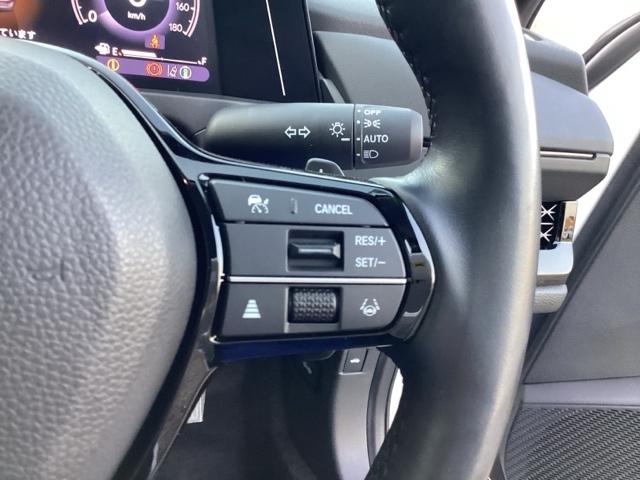 �z���_�Z���V���O�̑��암�́A�X�e�A�����O�̉E���ɔz�u����Ă��܂�