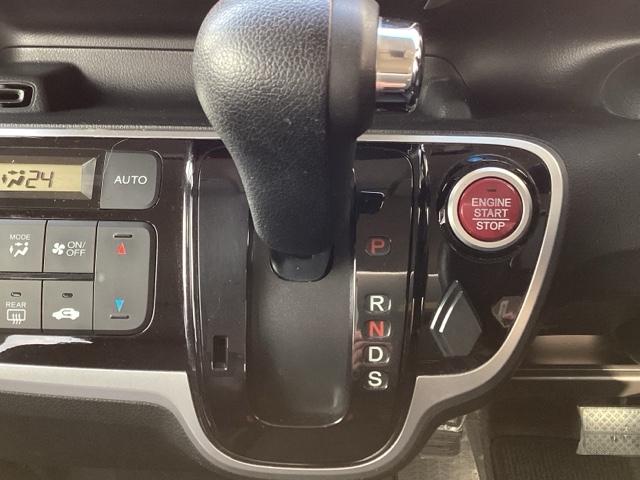 N-BOXカスタム G・ターボLパッケージ ナビ装着用スペシャルパッケージ LEDヘッド AAC 横滑り防止機能 リアカメラ 1セグTV オートクルーズ ETC付き キーレスエントリー 運転席エアバッグ パワステ イモビ PW ECOモード(21枚目)