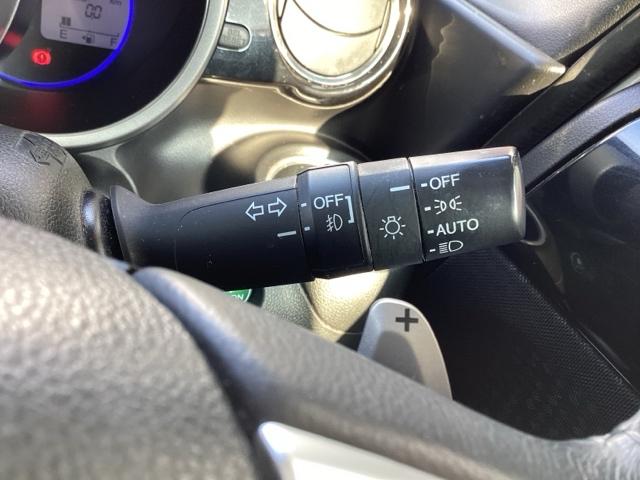 N-BOXカスタム G・ターボLパッケージ ナビ装着用スペシャルパッケージ LEDヘッド AAC 横滑り防止機能 リアカメラ 1セグTV オートクルーズ ETC付き キーレスエントリー 運転席エアバッグ パワステ イモビ PW ECOモード(28枚目)