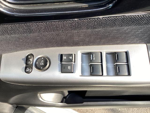 N-BOXカスタム G・ターボLパッケージ ナビ装着用スペシャルパッケージ LEDヘッド AAC 横滑り防止機能 リアカメラ 1セグTV オートクルーズ ETC付き キーレスエントリー 運転席エアバッグ パワステ イモビ PW ECOモード(34枚目)