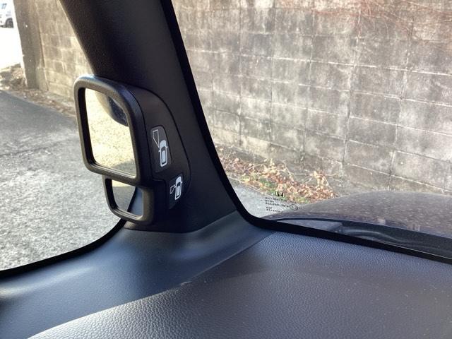 Ｎ－ＢＯＸカスタム Ｇ・Ｌターボホンダセンシング　プラズマクラスター技術搭載フルオート・エアコンディショナー　運転席＆助手席シートヒーター　Ｂソナー　ベンチ　横滑り防止システム　整備点検記録簿　Ｗエアバック　サイドエアバック　ターボ車　ＵＳＢ　ＡＡＣ（50枚目）