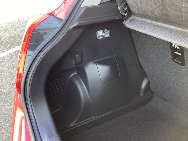 �g�����N���[���Ƀt�b�N���t���Ă���̂ŁA�ו����|������ł��܂��B