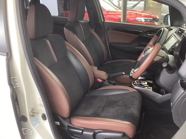 フィットハイブリッド Ｌホンダセンシング　純正ナビ　スマートキー　ドラレコ　ヘッドライトＬＥＤ　セキュリティアラーム　運転席エアバッグ　横滑り防止機能　サイドエアバッグ　Ｒカメ　キーレス　オートクルーズ　ＥＴＣ車載器　Ａストップ　ＡＢＳ（18枚目）