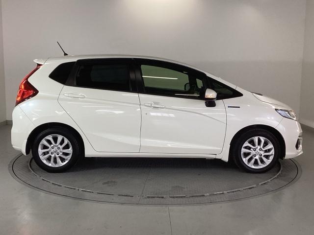 フィットハイブリッド Ｌホンダセンシング　純正ナビ　スマートキー　ドラレコ　ヘッドライトＬＥＤ　セキュリティアラーム　運転席エアバッグ　横滑り防止機能　サイドエアバッグ　Ｒカメ　キーレス　オートクルーズ　ＥＴＣ車載器　Ａストップ　ＡＢＳ（30枚目）